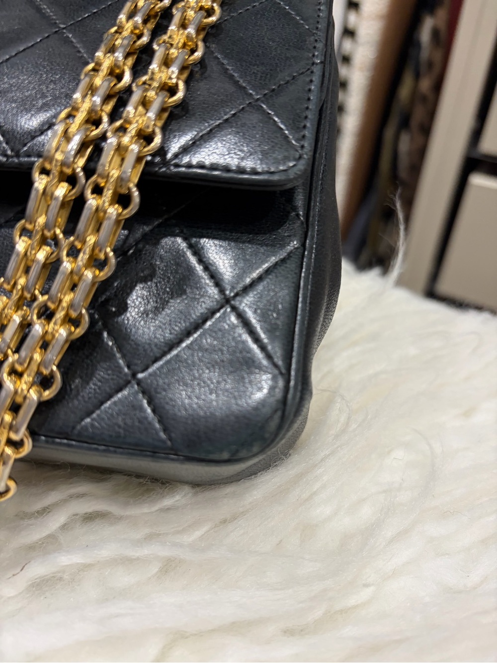 CHANEL Black Quilted Double Flap Shoulder Bag with Gold Hardware - Picture 4 of 12